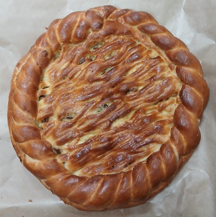 Осетинский пирог с курицей и грибами