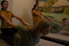 Апай менің трусикамдағы мүшесіме тиіп тұр