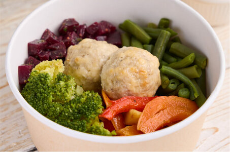 Боул с овощами и митболами, photo — Proviant (Omsk, Karla Marksa Avenue, 60)