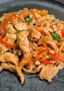 Куриная грудка с овощами