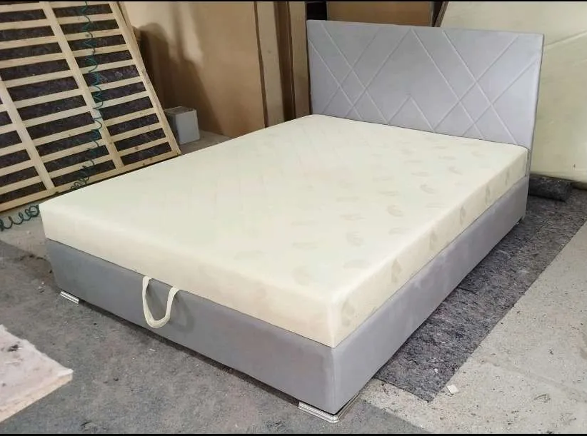 Двухспальная кровать
