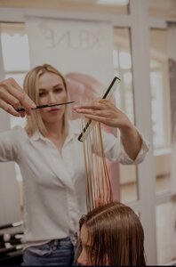 Студия колористики Юлии Крайновой (проспект Героев Сталинграда No:67, Севастополь), güzellik salonu  Sevastopol'dan