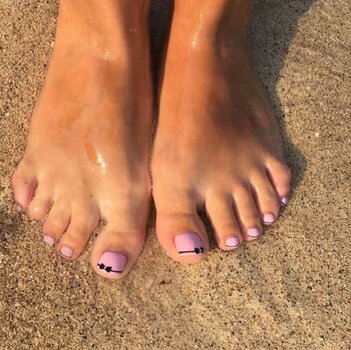 Pretty Black Feet Pics