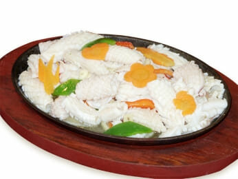 Кальмары с овощами