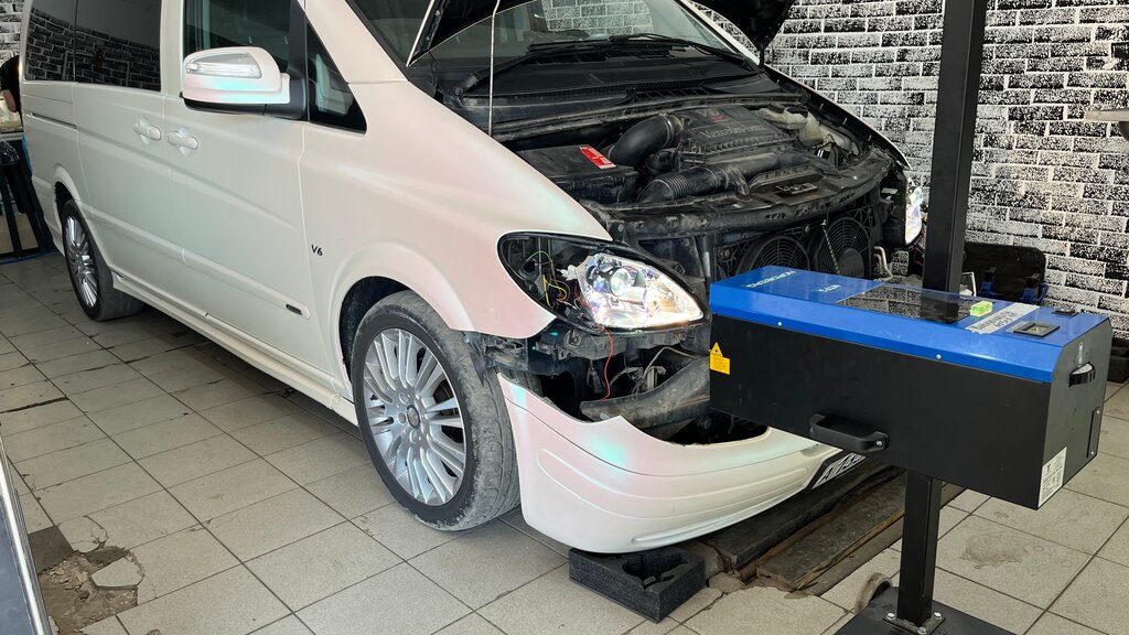 Установка Bi-Led линз Mercedes-Benz Viano