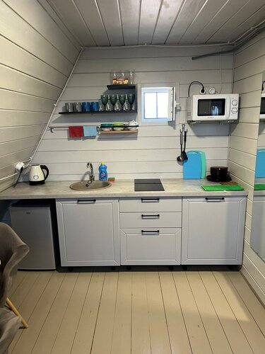 Загородный дом Дзержинский р-н, сельское поселение Угорское, д. Звизжи, Центральная ул. в Юхнове