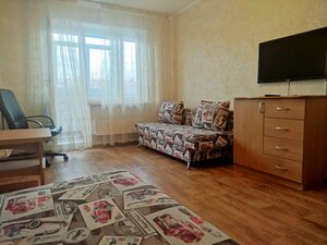 Апартаменты 2 комнатная квартира на Изыскателей, 36Б