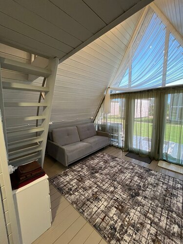 Загородный дом Дзержинский р-н, сельское поселение Угорское, д. Звизжи, Центральная ул. в Юхнове