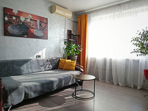 отель Уютная двухкомнатная квартира 