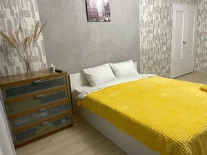 отель Просторная и уютная 1-комнатная квартира