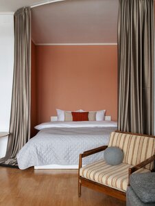 Квартира Стильная ретро квартира с балдахином в романтичном стиле