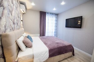Апартаменты Квартира у парка пр. Героев Отечества, 4А