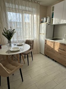 Апартаменты Апартаменты Созвездие Камчатки по адресу проспект 50 лет Октября 18/2 на 4 этаже с балконом