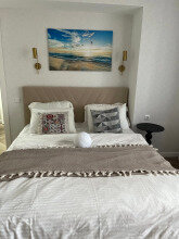 Квартира Квартира с новым ремонтом на первом этаже окна выходят на парковку