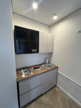 Квартира Квартира с новым ремонтом на первом этаже окна выходят на парковку