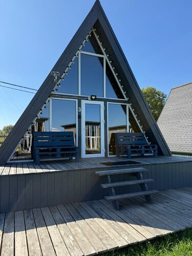 Загородный дом Дзержинский р-н, сельское поселение Угорское, д. Звизжи, Центральная ул., д. 5В в Самсонове