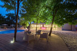 Summer Suites