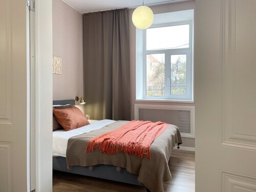 Квартира «N&S NovRent», квартира в историческом центре Великого Новгорода на главной туристической пешеходной улице в Новгородской области