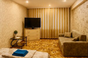 Апартаменты Уютные 1-к апартаменты, рядом поликлиника, Сангородок, кровать+диван