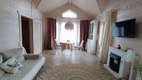 Загородный дом Уютный дом-картинка около леса в Черленкове