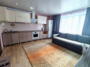 Квартира Четырехкомнатная на Талнахской 17