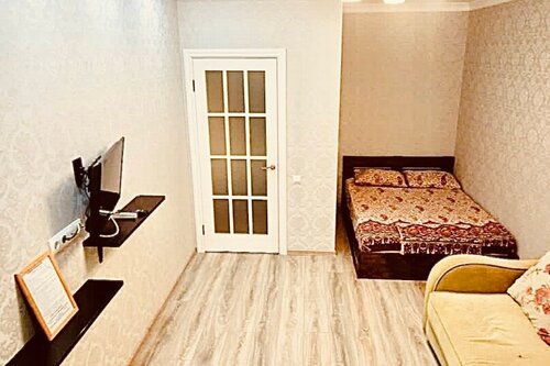 Апартаменты ЛЕНИНА АПАРТ 61/4 ЧЕЛ в Аксае