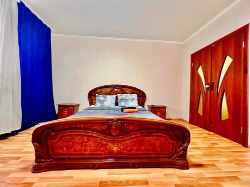 Апартаменты Уютная Трехкомнатная в Восточном р-не ТРЦ КРИСТАЛЛ в Червишевском сельском поселении