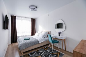отель Уютные апартаменты в шаге от метро Sunny Days Apartment