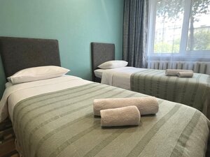 отель Двухкомнатная улучшенной планировки у ДК Металлургов