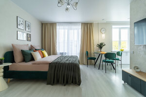 отель На-Сутки.ру — Светлая 2-к с кухней-гостиной и балконом, Правды 3А