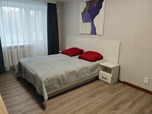 отель 2-комн. квартира на Рабоче-Крестьянской