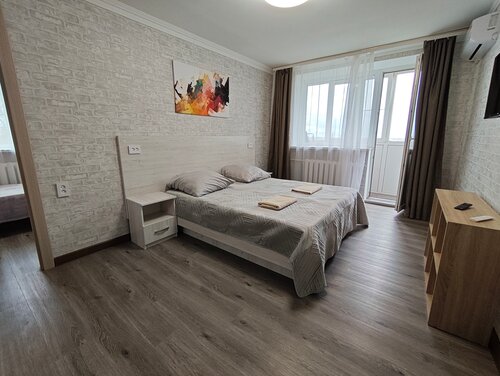 Квартира 2-комн. квартира Парковая улица, 42 в Гуково