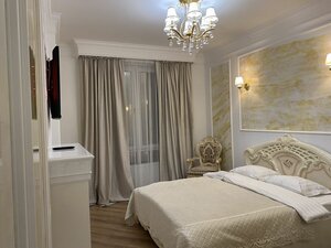 отель Набережная улица, 21