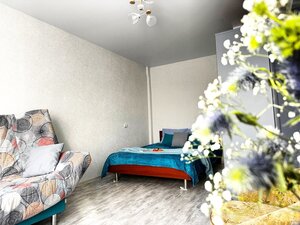 отель Уютная 1-комнатная квартира с дизайнерским ремонтом