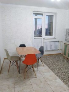 Апартаменты Апартаменты двухкомнатные на Республике, 67