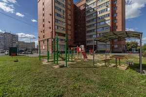 Апартаменты Бурова Петрова, 62