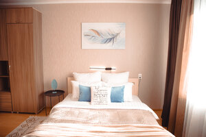 отель Квартира в 14 мкр, рядом с выездом из города