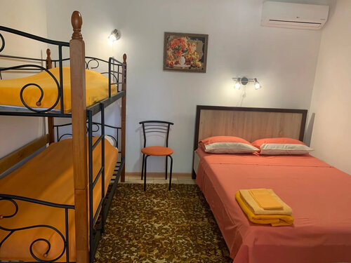 Таунхаус Гостевой домик Таврика Апельсиновый в Глазовском сельском поселении