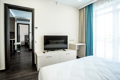 Гостиница Ramada Hotel & Suites by Wyndham Novosibirsk в Садовом