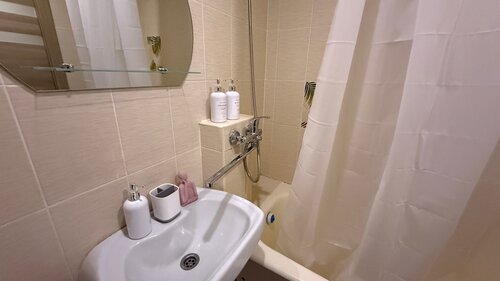 Квартира Уютная квартира в 3х минутах от ст. метро "пр. Победы" на Юлиуса Фучика, 75 в Экопарке Дубрава