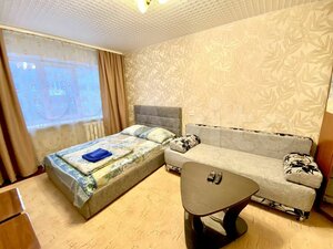 Апартаменты Вместительная 1-к квартира рядом с Центральной площадью, кровать+диван