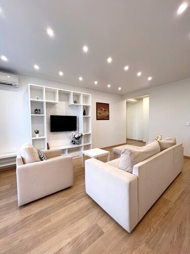 Апартаменты Стильная  двухкомнатная квартира  в центре с шикарным видом Урицкого,48 р-н Филармонии в Кирове