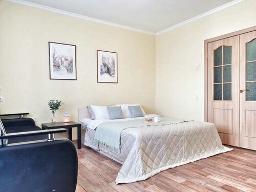 Квартира Уютная квaртира недалеко от ж/д и аэропорта на улице Рождественского 7Б в Челябинске