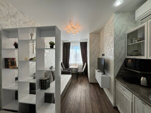  Атмосферная студия с большими окнами в центре от Уют и Комфорт НН (222-1)