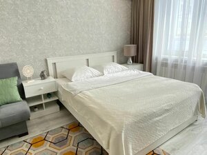 отель Улучшенные семейные апартаменты на ул. Свердлова, 34Б с кондиционером