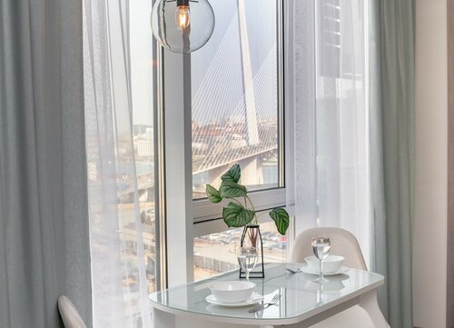 Апартаменты Высокий этаж, вид на мост, рядом с театром, недалеко от центра. Брянская 18 во Владивостоке