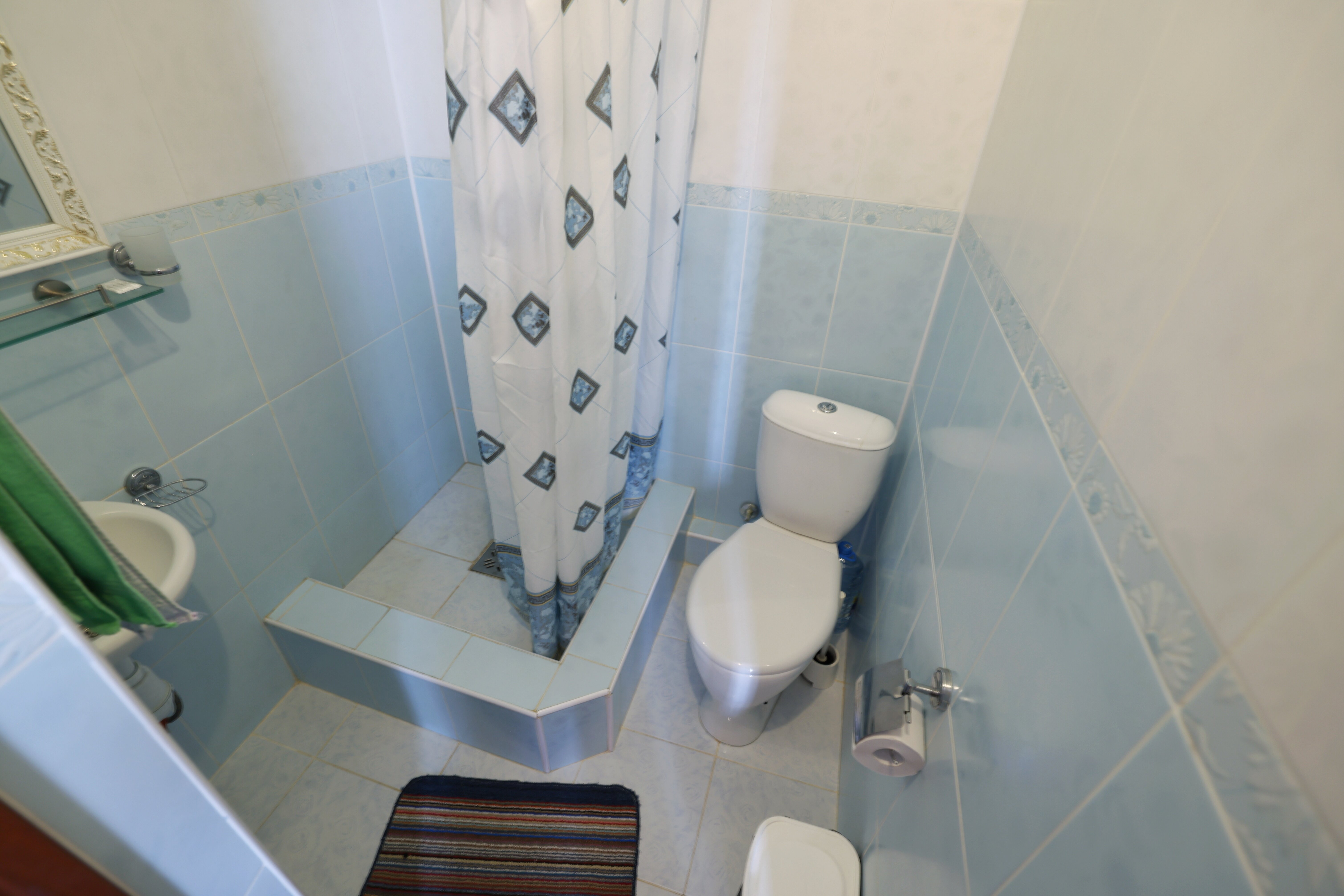 Трехместный номер с балконом и видом на море