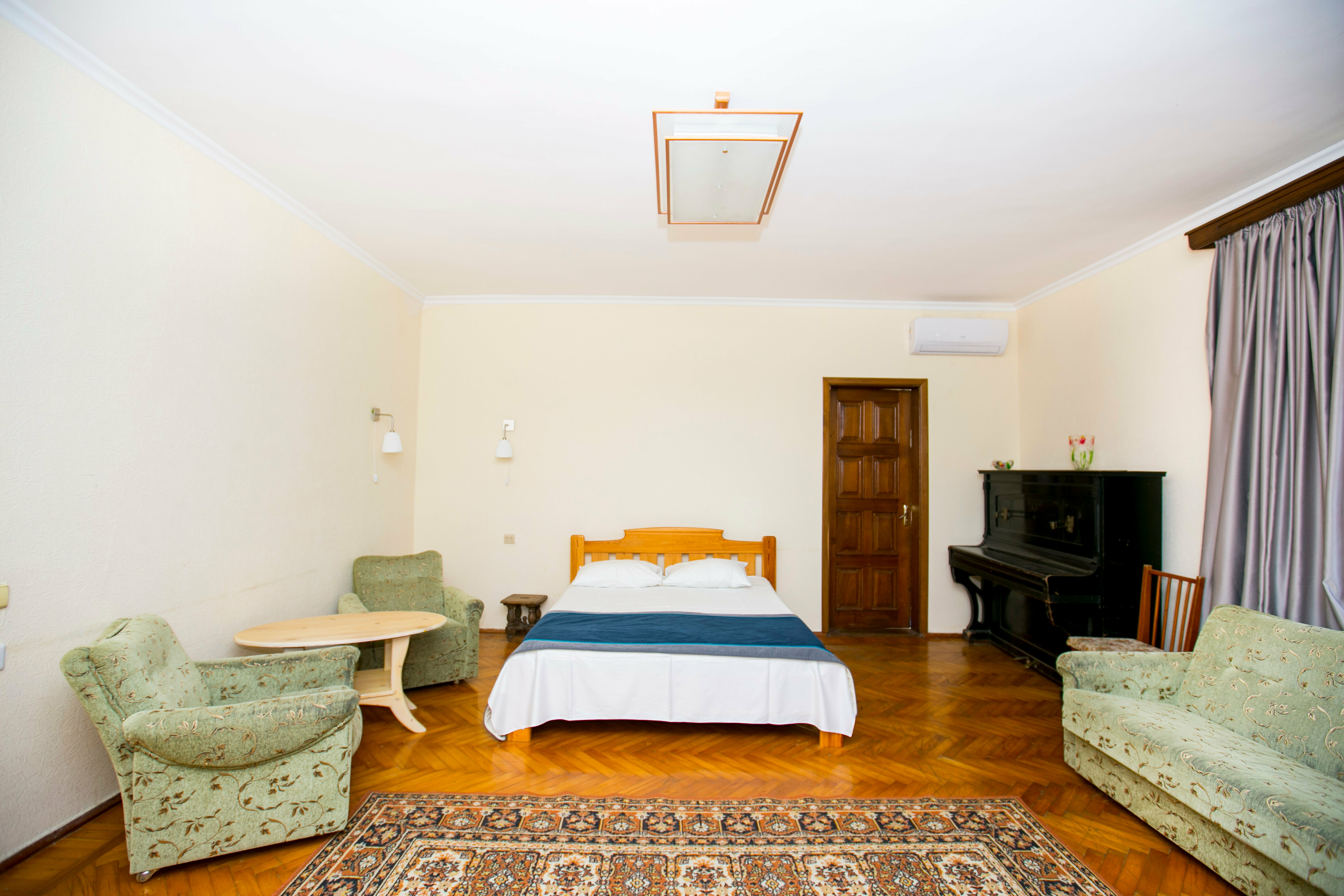 Четырехместный номер с балконом