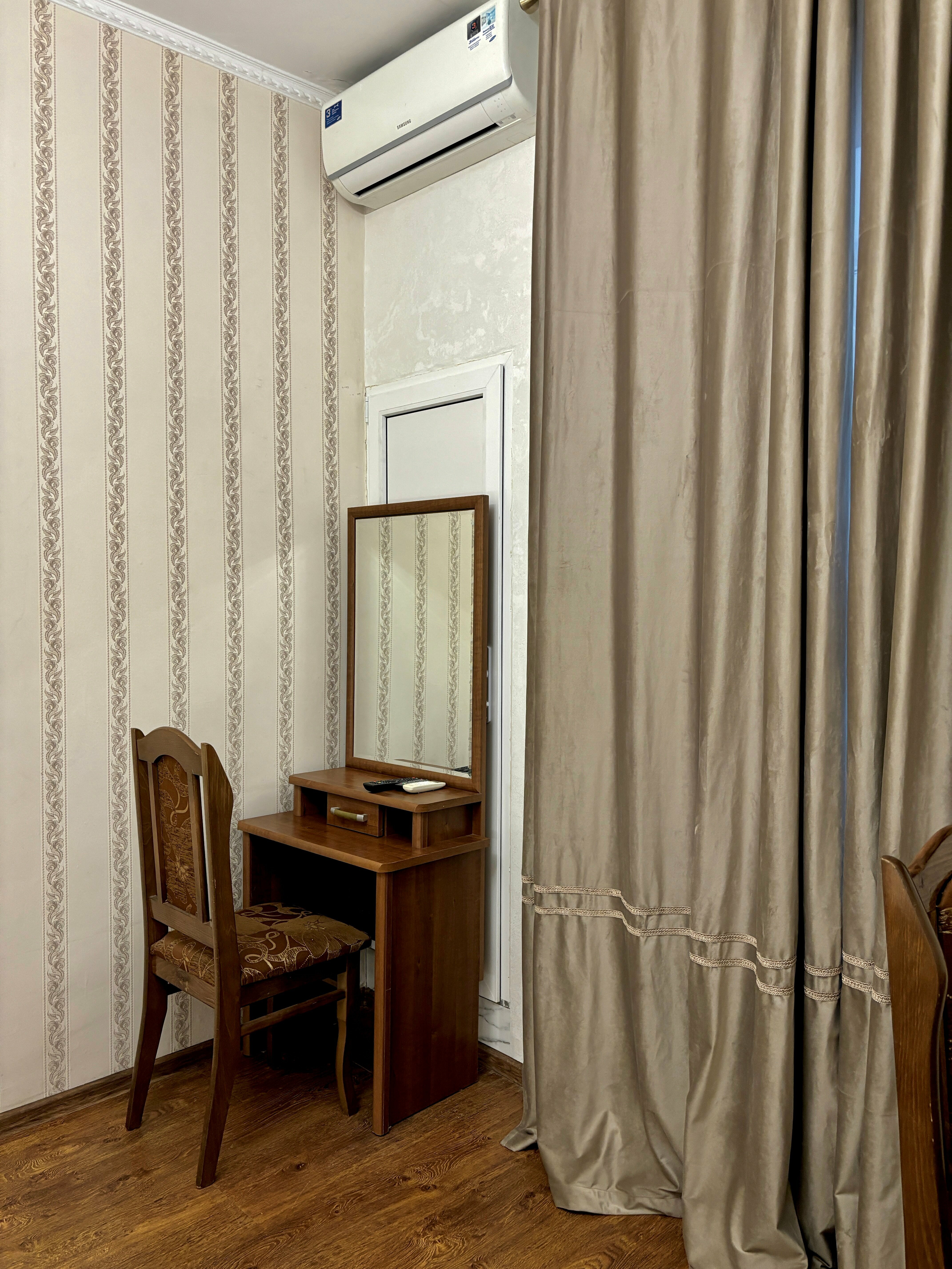 Улучшенный номер с кроватью размера «king-size»