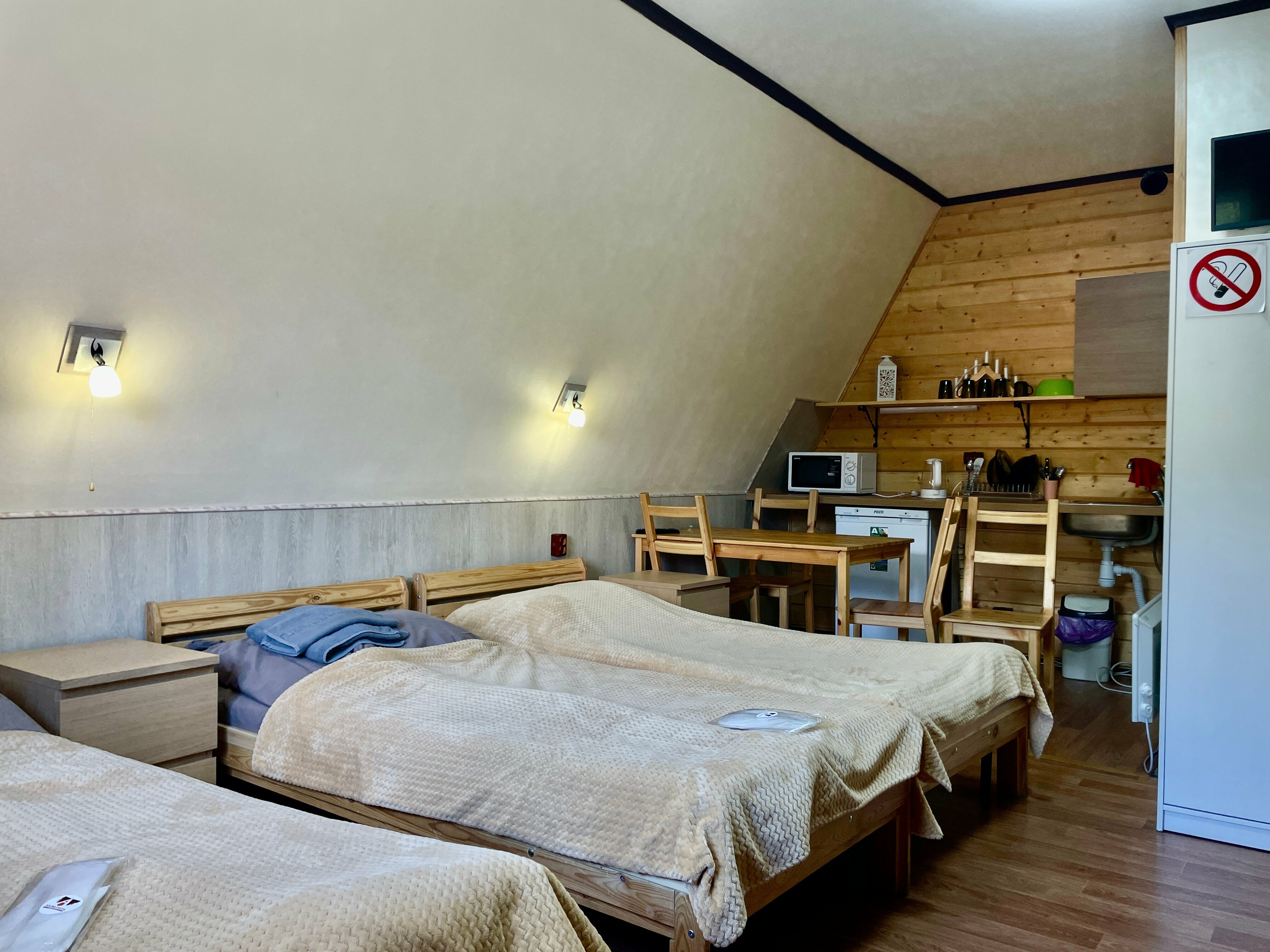 Cемейный номер с собственной ванной комнатой